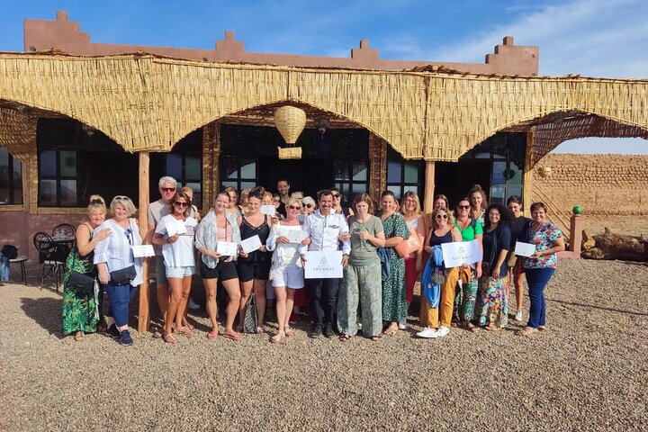 Ballong svever over Marrakech ved soloppgang, med Atlasfjellene som bakgrunn, foto 17 | wizardtrip
