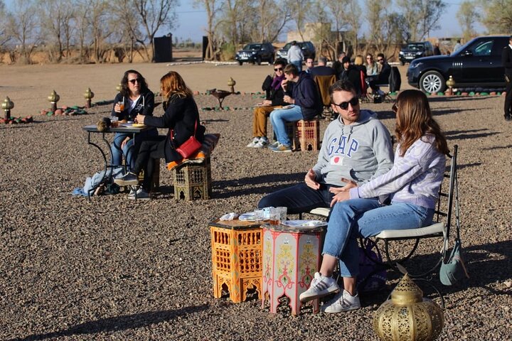 Ballong svever over Marrakech ved soloppgang, med Atlasfjellene som bakgrunn, foto 28 | wizardtrip