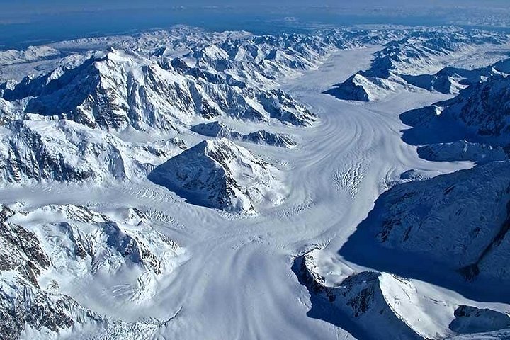 Scenic flightseeing tour over Denali National Park's glaciers and mountains from Talkeetna, Alaska, photo 6 | wizardtrip