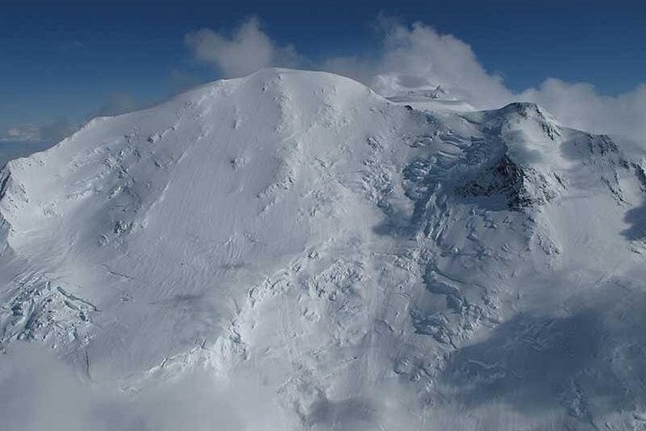 Scenic flightseeing tour over Denali National Park's glaciers and mountains from Talkeetna, Alaska, photo 7 | wizardtrip