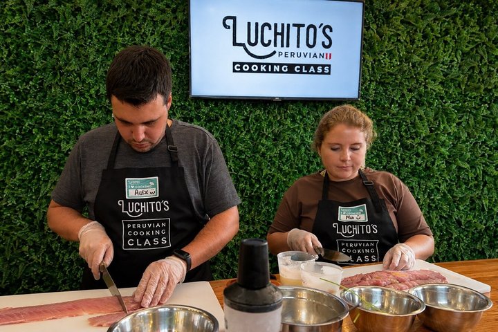 Cours de cuisine péruvienne pratique à Lima, apprentissage du ceviche et du Pisco Sour, photo 7 | wizardtrip