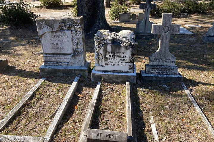 Tour guiado de carrinho de golfe pelo histórico e belo Cemitério Bonaventure em Savannah, foto 14 | wizardtrip