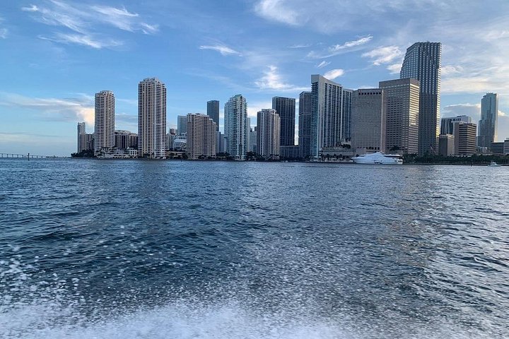 Vivez un tour exaltant en hors-bord à Miami avec des vues imprenables sur l'horizon et le littoral, photo 12 | wizardtrip