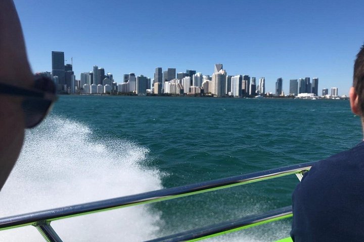 Vivez un tour exaltant en hors-bord à Miami avec des vues imprenables sur l'horizon et le littoral, photo 13 | wizardtrip