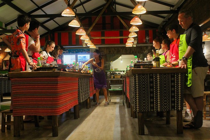 Leer authentiek Thais en Akha koken in Chiang Mai met een lokale chef, inclusief markttours en culturele inzichten, foto 17 | wizardtrip
