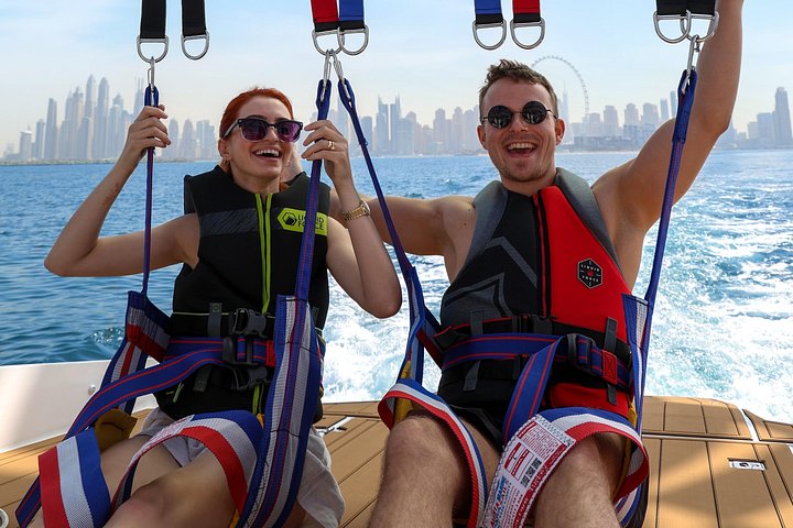 Upplev spännande parasailing över Dubais vatten med fantastisk utsikt över Palm Jumeirah och JBR, foto 24 | wizardtrip