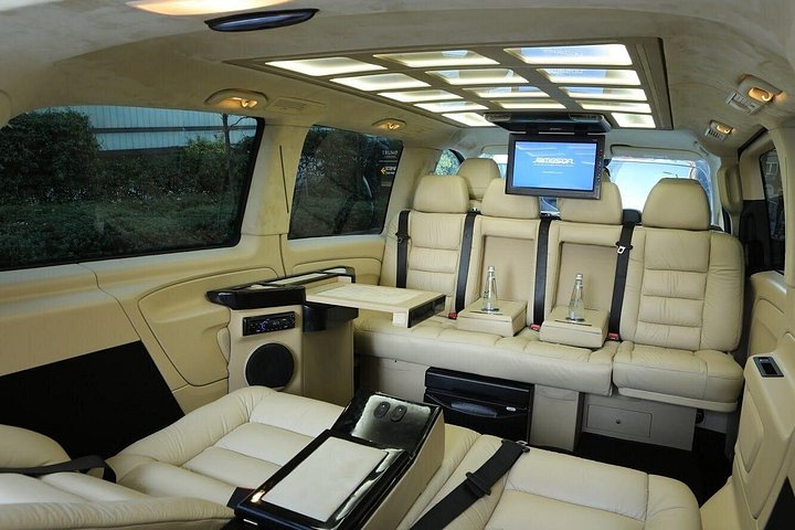 Professional airport transfer service in Istanbul with luxury vehicles and dedicated drivers, photo 10 | wizardtrip