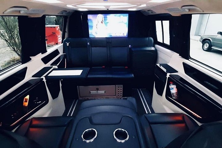Professional airport transfer service in Istanbul with luxury vehicles and dedicated drivers, photo 12 | wizardtrip