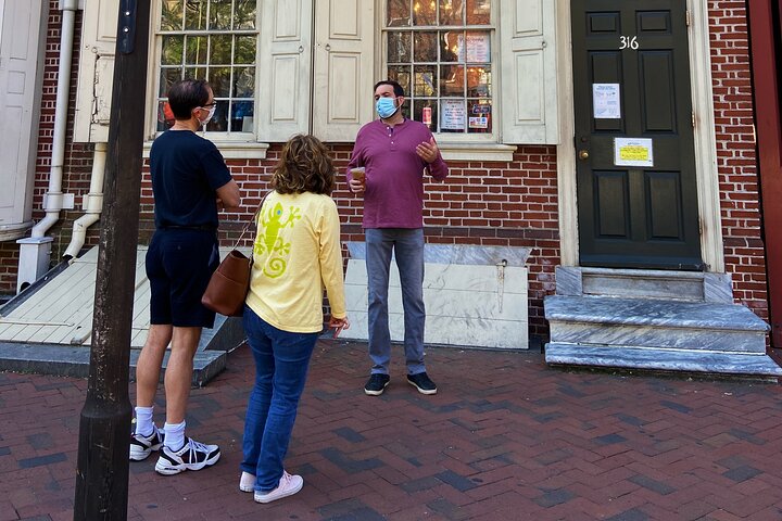 Historic walking tour of Philadelphia's Old City, featuring key landmarks and Founding Fathers' sites, photo 9 | wizardtrip