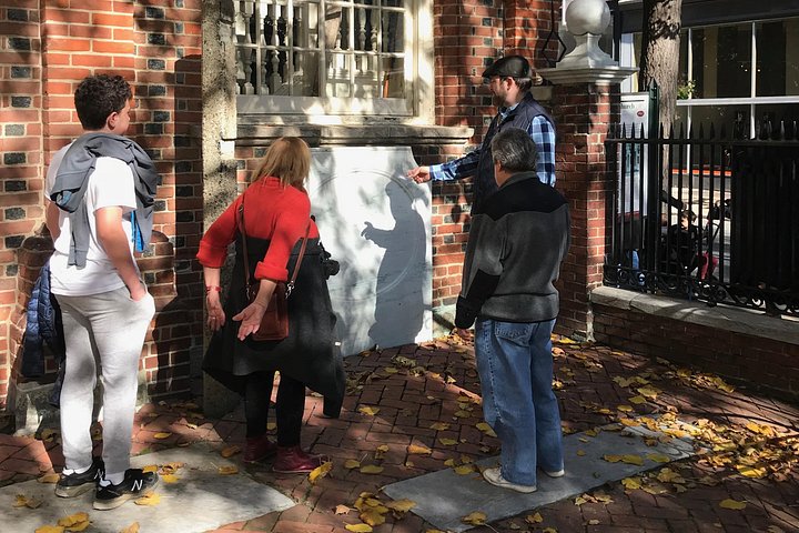 Historic walking tour of Philadelphia's Old City, featuring key landmarks and Founding Fathers' sites, photo 12 | wizardtrip