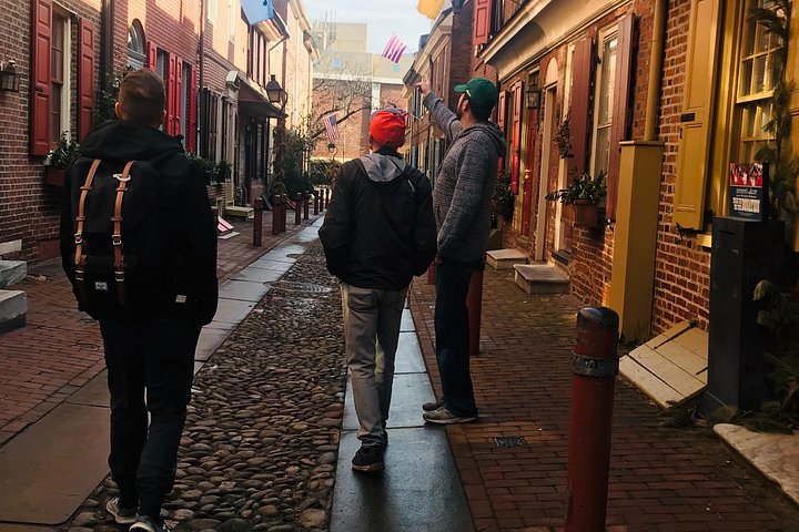 Historic walking tour of Philadelphia's Old City, featuring key landmarks and Founding Fathers' sites, photo 14 | wizardtrip