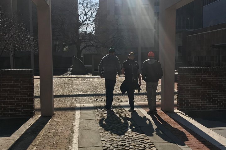 Historic walking tour of Philadelphia's Old City, featuring key landmarks and Founding Fathers' sites, photo 17 | wizardtrip
