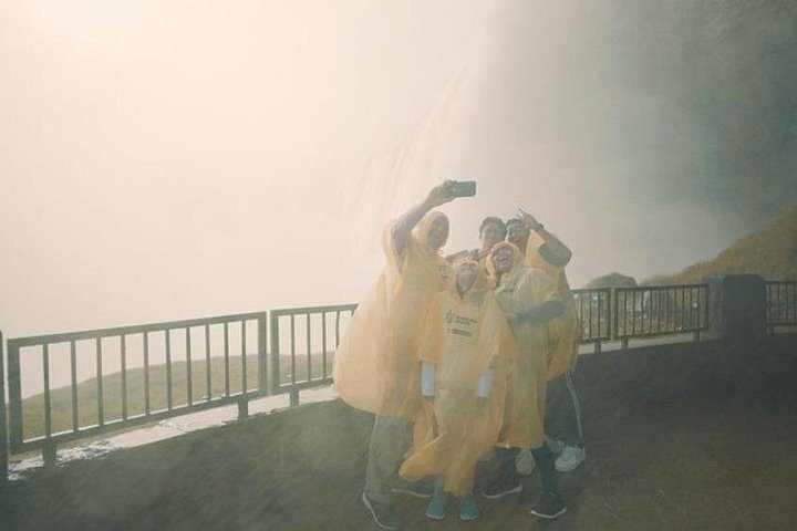 Excursion d'une journée aux chutes du Niagara au départ de Toronto, avec croisière, vignoble et déjeuner, photo 16 | wizardtrip