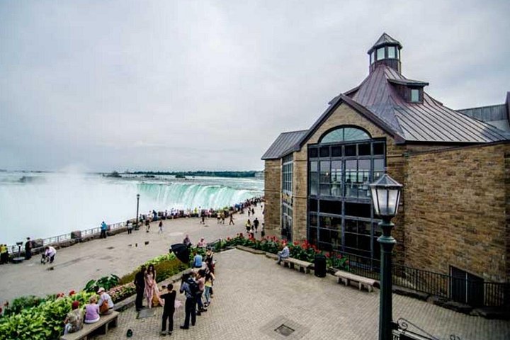 Excursion d'une journée aux chutes du Niagara au départ de Toronto, avec croisière, vignoble et déjeuner, photo 17 | wizardtrip