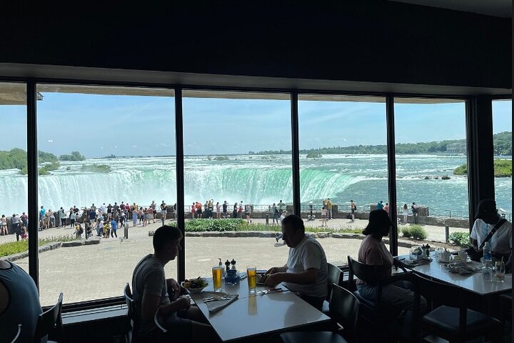 Excursion d'une journée aux chutes du Niagara au départ de Toronto, avec croisière, vignoble et déjeuner, photo 19 | wizardtrip