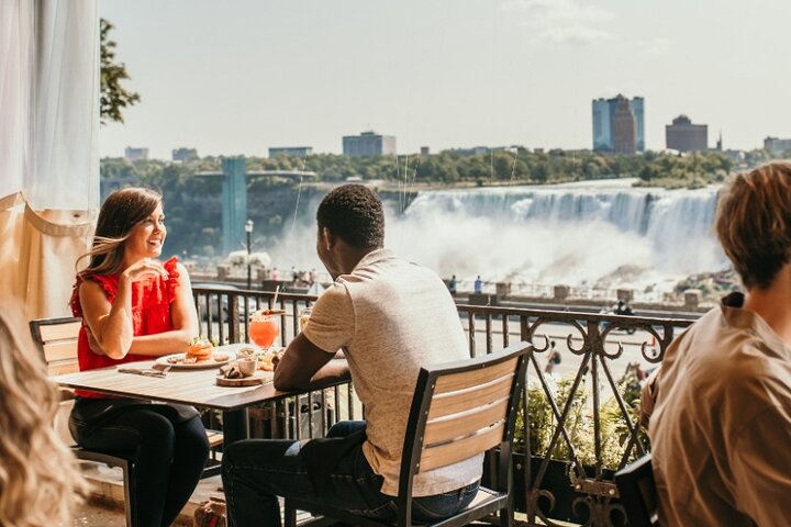 Excursion d'une journée aux chutes du Niagara au départ de Toronto, avec croisière, vignoble et déjeuner, photo 21 | wizardtrip