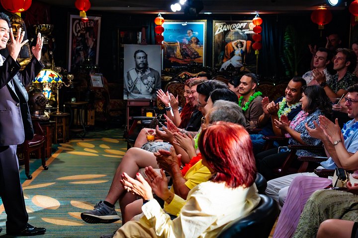 Actuación íntima de espectáculo de magia en The Magical Mystery Show en Honolulu, Hawái, foto 41 | wizardtrip