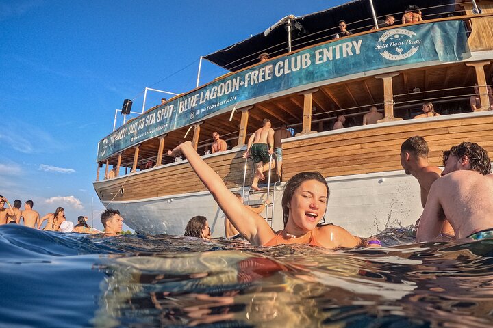 Split Blue Lagoon Bådfest m. Svømmetur, DJ & Afterparty | wizardtrip