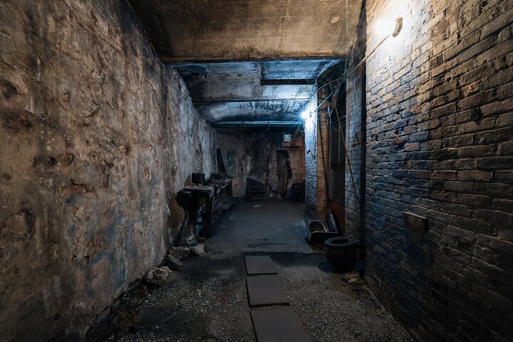Historical walking tour exploring Seattle's underground passages and Pioneer Square, photo 1 | wizardtrip