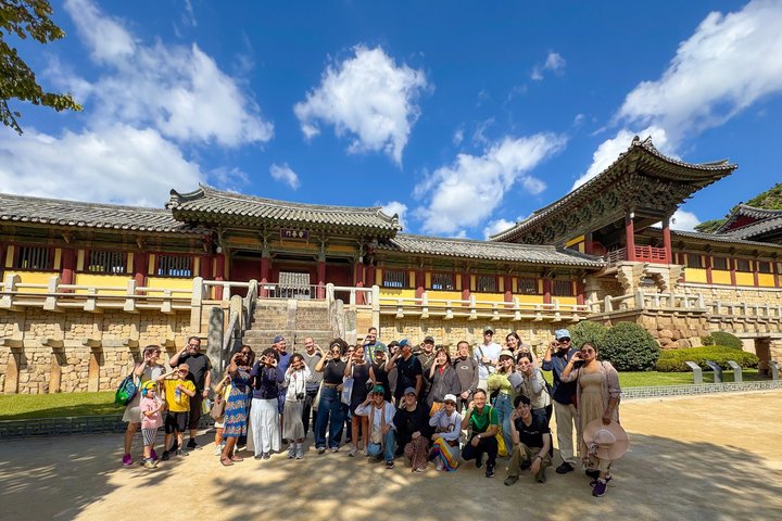 Utforska Silla-rikets gamla historia och kultur i Gyeongju, inklusive tempel, traditionella byar och kungliga gravar, på en dagsutflykt från Busan, foto 6 | wizardtrip