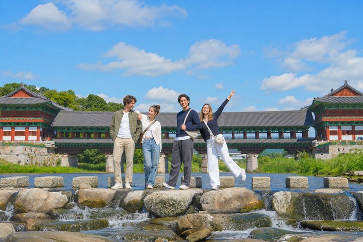 Utforska Silla-rikets gamla historia och kultur i Gyeongju, inklusive tempel, traditionella byar och kungliga gravar, på en dagsutflykt från Busan, foto 9 | wizardtrip