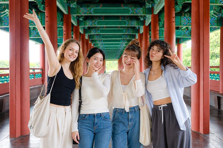 Utforska Silla-rikets gamla historia och kultur i Gyeongju, inklusive tempel, traditionella byar och kungliga gravar, på en dagsutflykt från Busan, foto 10 | wizardtrip
