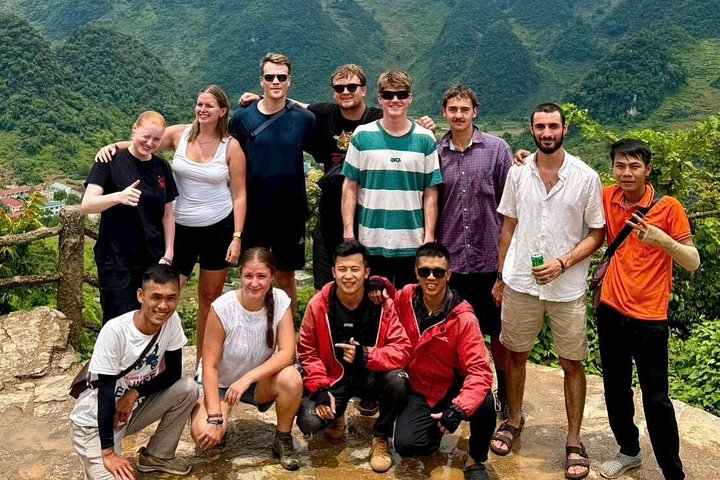 Découvrez la boucle de Ha Giang lors d'un circuit moto de 3 jours, présentant des cols de montagne, des rivières et la culture locale du Vietnam, photo 14 | wizardtrip