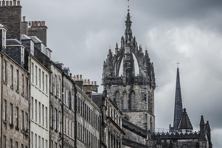 A spooky ghost tour exploring Edinburgh's haunted Old Town and underground vaults, photo 1 | wizardtrip