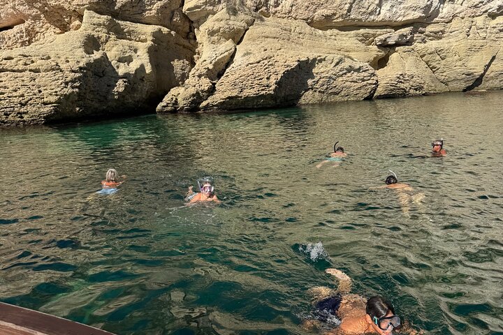 Giro in barca a Cagliari con soste bagno, snorkeling e aperitivo, foto 16 | wizardtrip