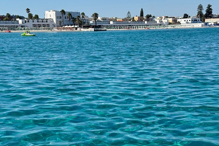 Giro in barca a Cagliari con soste bagno, snorkeling e aperitivo, foto 22 | wizardtrip