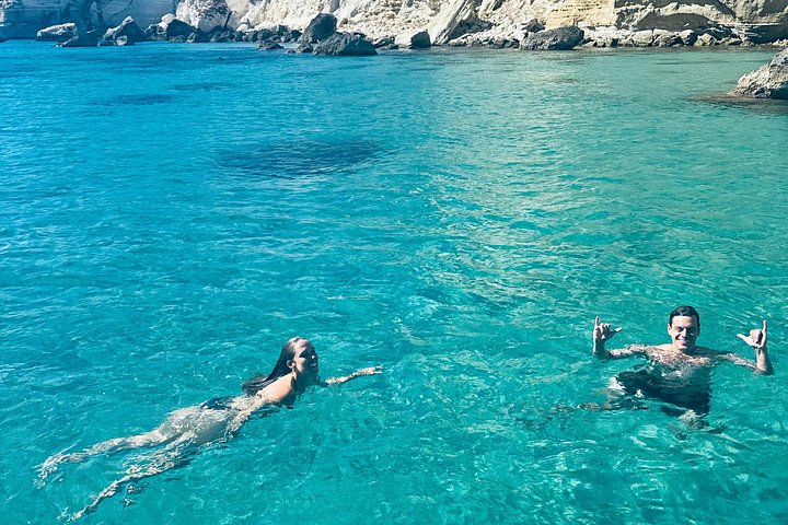 Giro in barca a Cagliari con soste bagno, snorkeling e aperitivo, foto 30 | wizardtrip