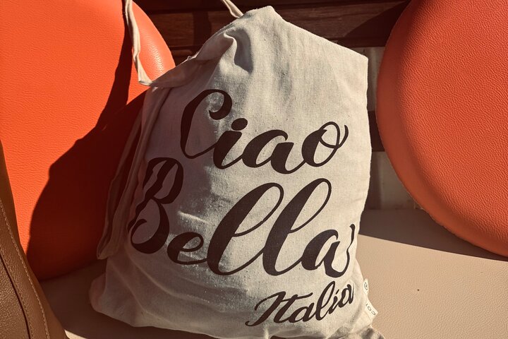 Giro in barca a Cagliari con soste bagno, snorkeling e aperitivo, foto 31 | wizardtrip