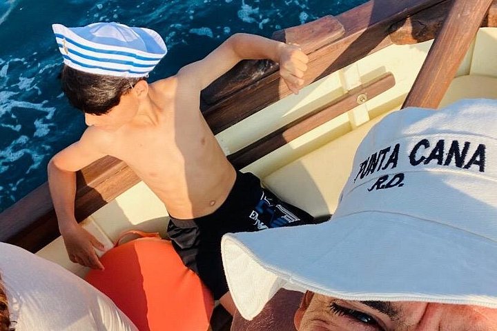 Giro in barca a Cagliari con soste bagno, snorkeling e aperitivo, foto 37 | wizardtrip