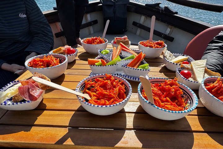 Giro in barca a Cagliari con soste bagno, snorkeling e aperitivo, foto 40 | wizardtrip