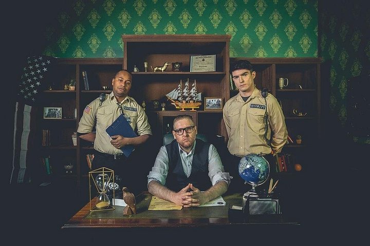Immersive prison cocktail bar experience in Liverpool with inmates and guards, photo 7 | wizardtrip