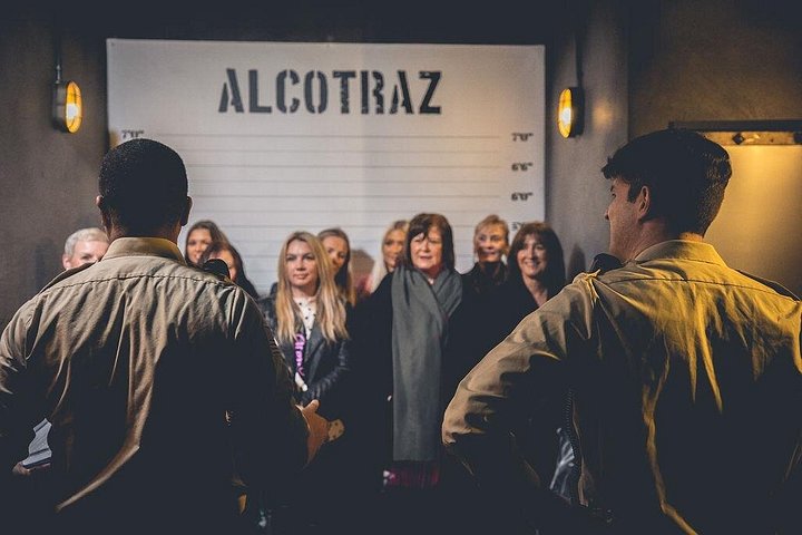 Immersive prison cocktail bar experience in Liverpool with inmates and guards, photo 19 | wizardtrip