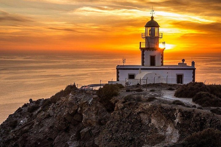 Privat tilpassbar tur til Santorinis landsbyer, strender og utsiktspunkter med lokal sjåfør-guide, foto 17 | wizardtrip
