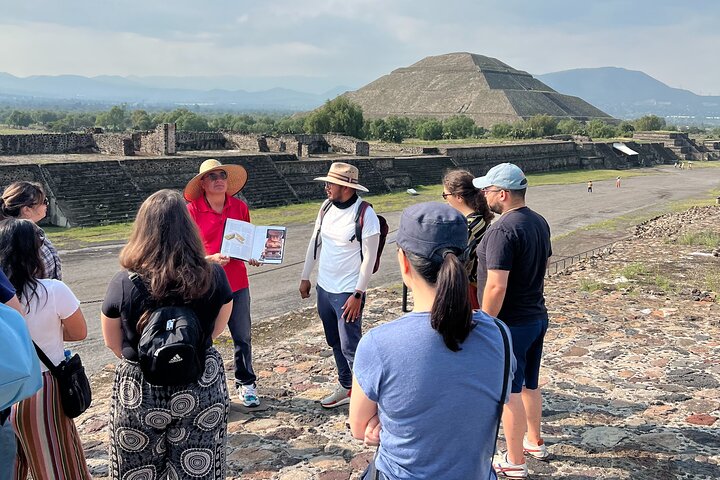 Tidig morgontur till Teotihuacan-pyramiderna i Mexico City, som visar antika ruiner och historiska platser, foto 27 | wizardtrip