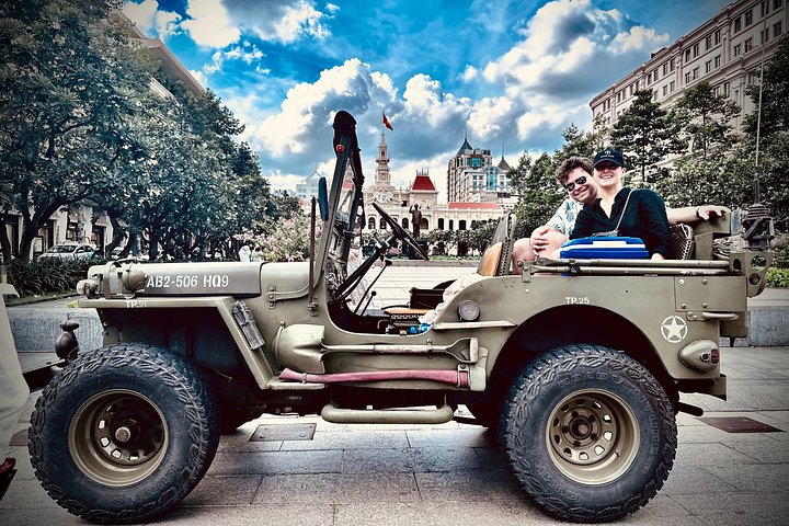 Privé U.S. Army Jeep tour van Ho Chi Minh City's historische monumenten en levendige straten, foto 10 | wizardtrip