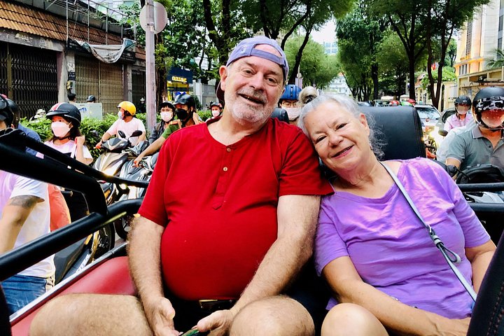 Privé U.S. Army Jeep tour van Ho Chi Minh City's historische monumenten en levendige straten, foto 17 | wizardtrip