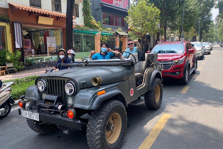 Privé U.S. Army Jeep tour van Ho Chi Minh City's historische monumenten en levendige straten, foto 27 | wizardtrip