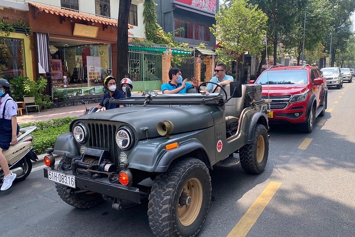 Privé U.S. Army Jeep tour van Ho Chi Minh City's historische monumenten en levendige straten, foto 32 | wizardtrip