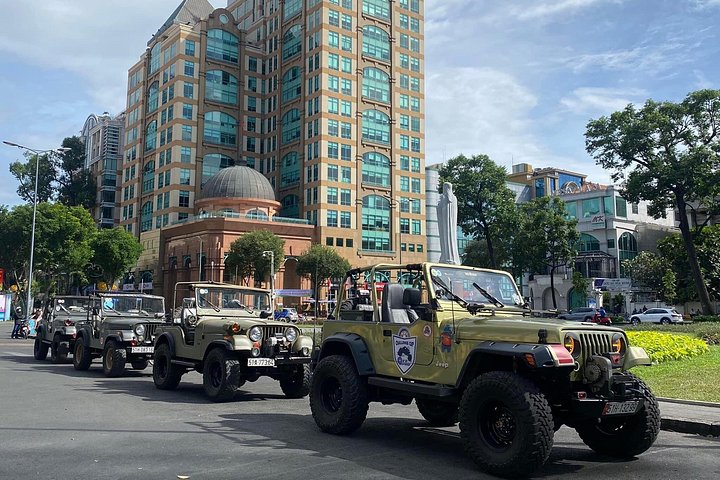 Privé U.S. Army Jeep tour van Ho Chi Minh City's historische monumenten en levendige straten, foto 35 | wizardtrip