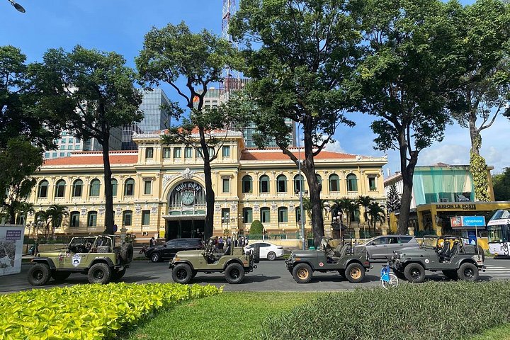 Privé U.S. Army Jeep tour van Ho Chi Minh City's historische monumenten en levendige straten, foto 38 | wizardtrip