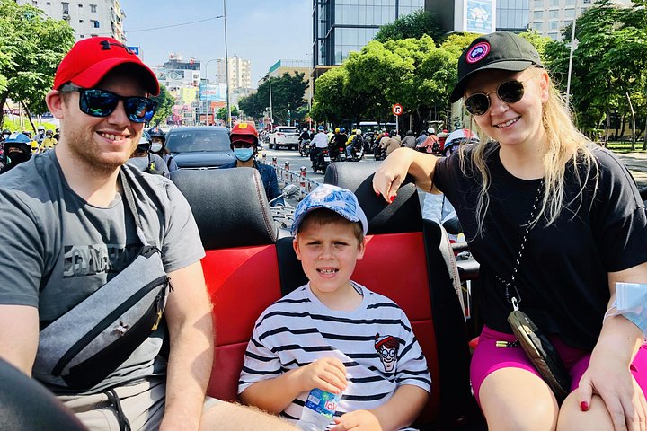 Privé U.S. Army Jeep tour van Ho Chi Minh City's historische monumenten en levendige straten, foto 45 | wizardtrip