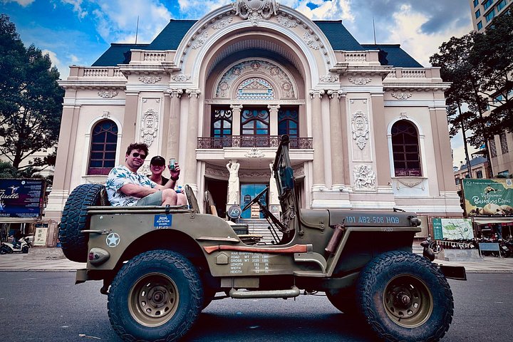 Privé U.S. Army Jeep tour van Ho Chi Minh City's historische monumenten en levendige straten, foto 48 | wizardtrip