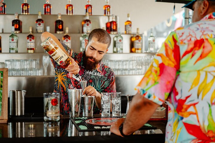 Apprenez la mixologie et préparez des cocktails à la Casa BACARDI à Porto Rico, photo 9 | wizardtrip