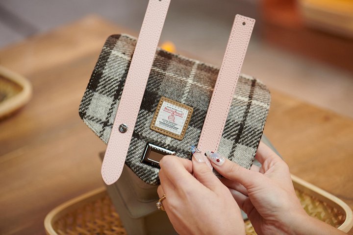 Taller práctico en Edimburgo para crear un bolso Harris Tweed® personalizado, foto 7 | wizardtrip