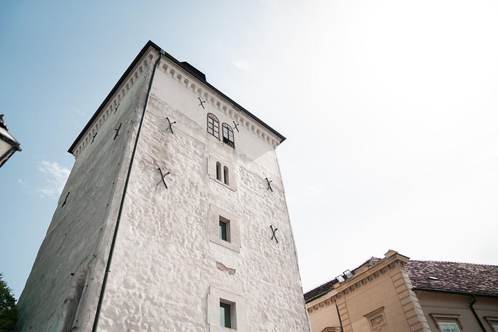 Explore Zagreb's historic Old Town, WWII tunnels, and funicular on a guided walking tour with local tastings, photo 9 | wizardtrip