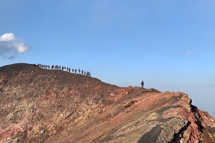 Trekking adventure on Mount Etna, Sicily, with cable car and 4x4 ascent to craters, photo 6 | wizardtrip